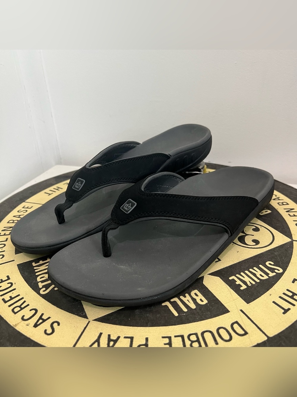 SPENCO Yumi Plus Thong Sandals Flip Flops Carbon Pewter Men's Black Size 11 EE